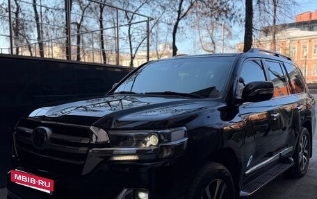 Toyota Land Cruiser 200, 2019 год, 9 000 000 рублей, 4 фотография