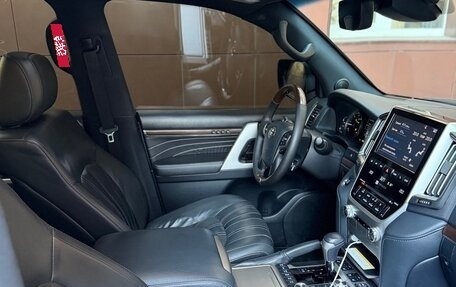 Toyota Land Cruiser 200, 2019 год, 9 000 000 рублей, 7 фотография