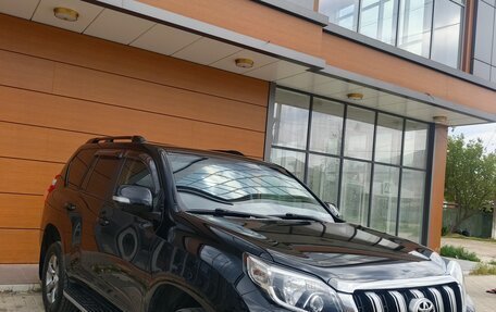 Toyota Land Cruiser Prado 150 рестайлинг 2, 2017 год, 4 300 000 рублей, 6 фотография