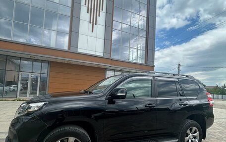 Toyota Land Cruiser Prado 150 рестайлинг 2, 2017 год, 4 300 000 рублей, 10 фотография