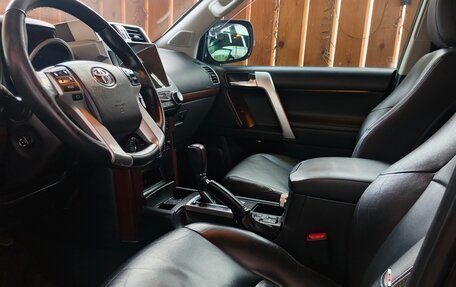 Toyota Land Cruiser Prado 150 рестайлинг 2, 2017 год, 4 300 000 рублей, 20 фотография