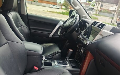 Toyota Land Cruiser Prado 150 рестайлинг 2, 2017 год, 4 300 000 рублей, 35 фотография