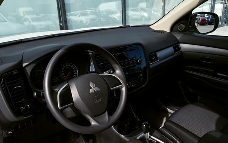 Mitsubishi Outlander III рестайлинг 3, 2014 год, 1 469 000 рублей, 13 фотография