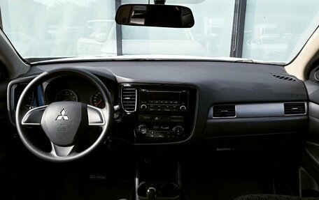 Mitsubishi Outlander III рестайлинг 3, 2014 год, 1 469 000 рублей, 16 фотография