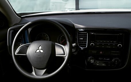 Mitsubishi Outlander III рестайлинг 3, 2014 год, 1 469 000 рублей, 17 фотография