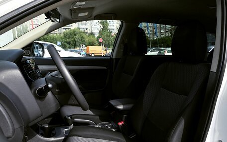 Mitsubishi Outlander III рестайлинг 3, 2014 год, 1 469 000 рублей, 14 фотография