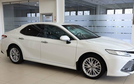 Toyota Camry, 2019 год, 3 250 000 рублей, 6 фотография