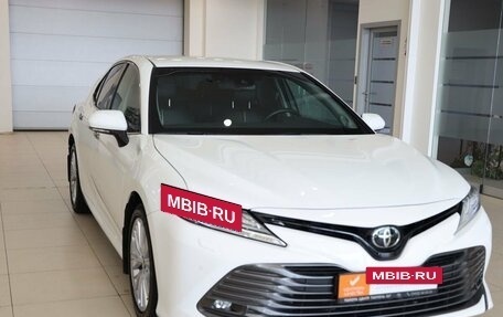 Toyota Camry, 2019 год, 3 250 000 рублей, 5 фотография