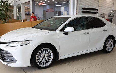 Toyota Camry, 2019 год, 3 250 000 рублей, 12 фотография
