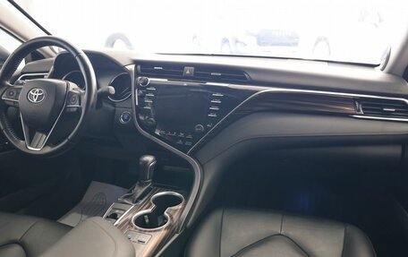 Toyota Camry, 2019 год, 3 250 000 рублей, 20 фотография