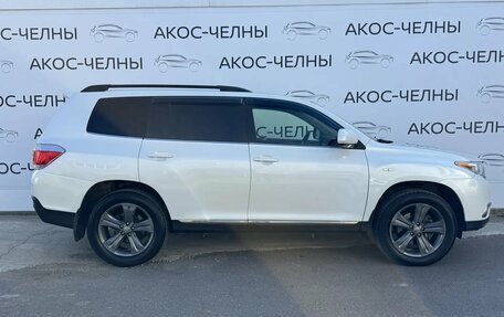 Toyota Highlander III, 2012 год, 1 600 000 рублей, 9 фотография