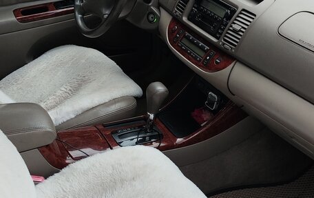 Toyota Camry V40, 2004 год, 670 000 рублей, 3 фотография