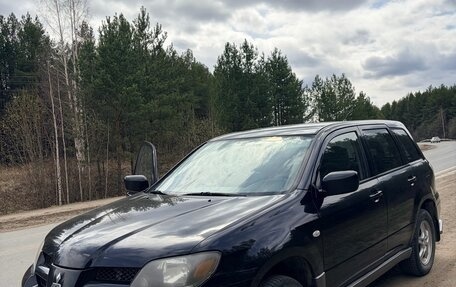 Mitsubishi Outlander III рестайлинг 3, 2004 год, 630 000 рублей, 1 фотография
