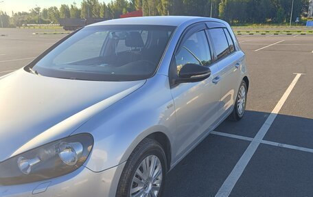 Volkswagen Golf VI, 2012 год, 930 000 рублей, 2 фотография