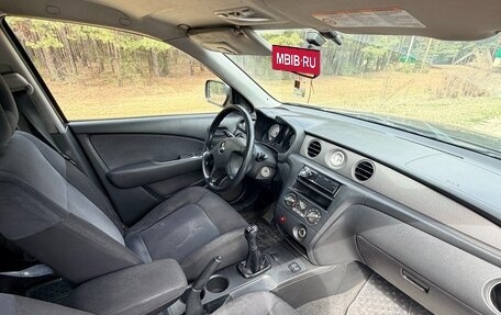Mitsubishi Outlander III рестайлинг 3, 2004 год, 630 000 рублей, 4 фотография