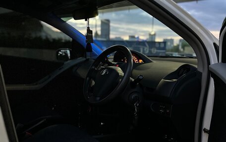 Toyota Vitz, 2010 год, 699 000 рублей, 7 фотография