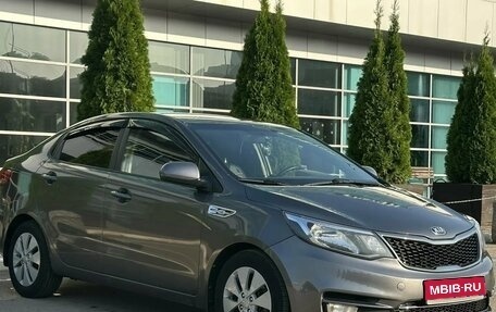 KIA Rio III рестайлинг, 2015 год, 1 075 000 рублей, 1 фотография