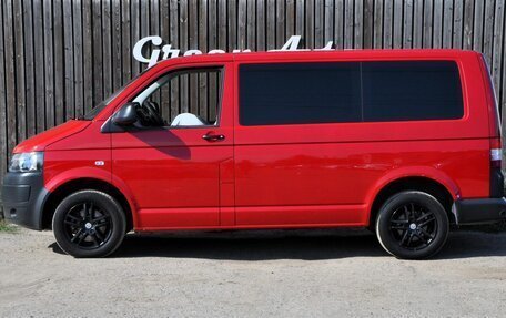 Volkswagen Transporter T5 рестайлинг, 2013 год, 1 770 000 рублей, 2 фотография