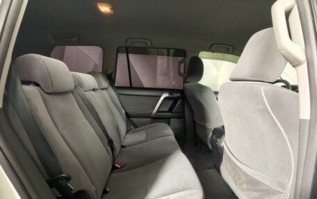 Toyota Land Cruiser Prado 150 рестайлинг 2, 2012 год, 2 489 000 рублей, 16 фотография