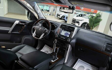 Toyota Land Cruiser Prado 150 рестайлинг 2, 2013 год, 2 550 000 рублей, 10 фотография