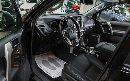 Toyota Land Cruiser Prado 150 рестайлинг 2, 2013 год, 2 550 000 рублей, 6 фотография