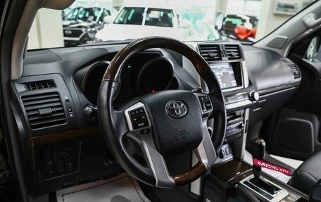 Toyota Land Cruiser Prado 150 рестайлинг 2, 2013 год, 2 550 000 рублей, 8 фотография