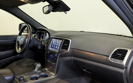 Jeep Grand Cherokee, 2018 год, 2 995 000 рублей, 11 фотография