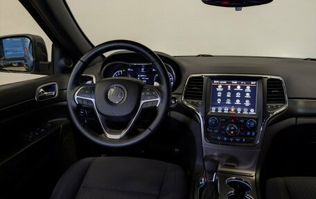 Jeep Grand Cherokee, 2018 год, 2 995 000 рублей, 29 фотография