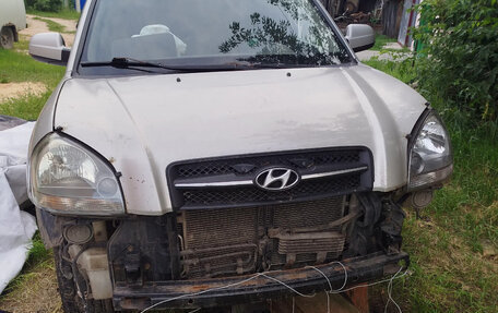 Hyundai Tucson III, 2007 год, 260 000 рублей, 1 фотография