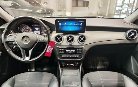 Mercedes-Benz GLA, 2015 год, 1 900 000 рублей, 14 фотография
