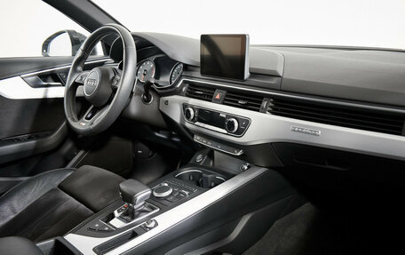 Audi A4, 2019 год, 3 055 000 рублей, 10 фотография