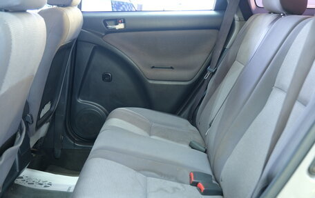 Toyota Matrix, 2005 год, 599 000 рублей, 19 фотография