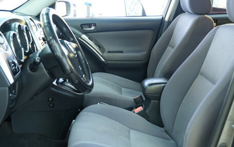 Toyota Matrix, 2005 год, 599 000 рублей, 8 фотография