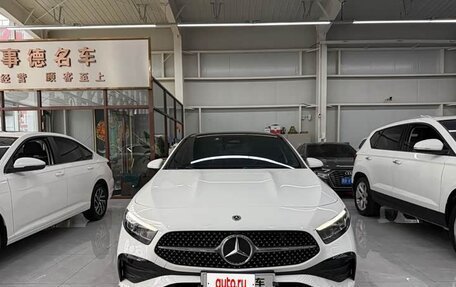 Mercedes-Benz A-Класс, 2023 год, 2 530 000 рублей, 2 фотография