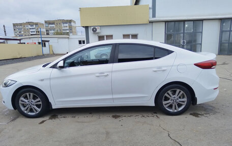 Hyundai Elantra VI рестайлинг, 2016 год, 1 120 000 рублей, 3 фотография