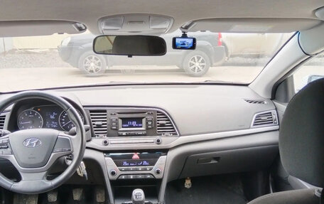 Hyundai Elantra VI рестайлинг, 2016 год, 1 120 000 рублей, 8 фотография