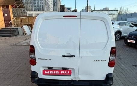 Peugeot Partner II рестайлинг 2, 2014 год, 650 000 рублей, 3 фотография
