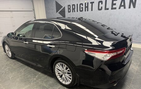 Toyota Camry, 2018 год, 2 400 000 рублей, 9 фотография