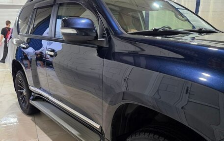 Toyota Land Cruiser Prado 150 рестайлинг 2, 2018 год, 5 300 000 рублей, 7 фотография