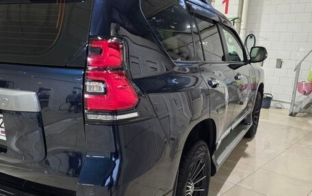 Toyota Land Cruiser Prado 150 рестайлинг 2, 2018 год, 5 300 000 рублей, 9 фотография