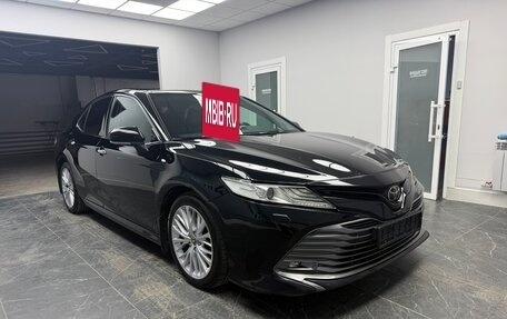 Toyota Camry, 2018 год, 2 400 000 рублей, 6 фотография