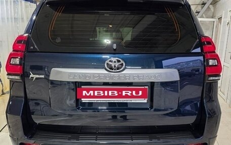 Toyota Land Cruiser Prado 150 рестайлинг 2, 2018 год, 5 300 000 рублей, 3 фотография