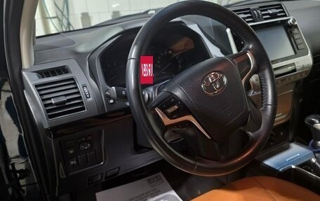 Toyota Land Cruiser Prado 150 рестайлинг 2, 2018 год, 5 300 000 рублей, 35 фотография