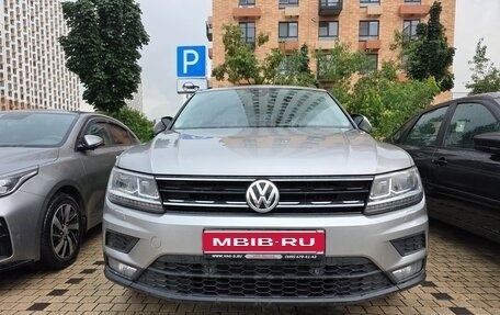 Volkswagen Tiguan II, 2019 год, 2 600 000 рублей, 1 фотография