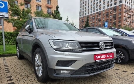 Volkswagen Tiguan II, 2019 год, 2 600 000 рублей, 2 фотография