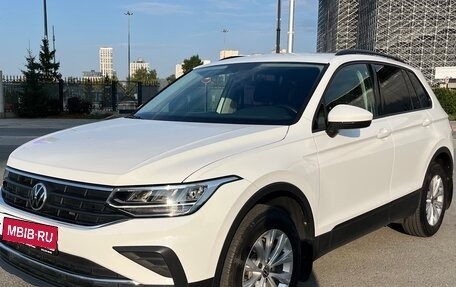 Volkswagen Tiguan II, 2021 год, 2 640 000 рублей, 1 фотография