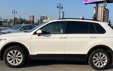 Volkswagen Tiguan II, 2021 год, 2 640 000 рублей, 2 фотография