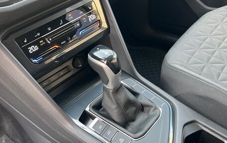 Volkswagen Tiguan II, 2021 год, 2 640 000 рублей, 14 фотография