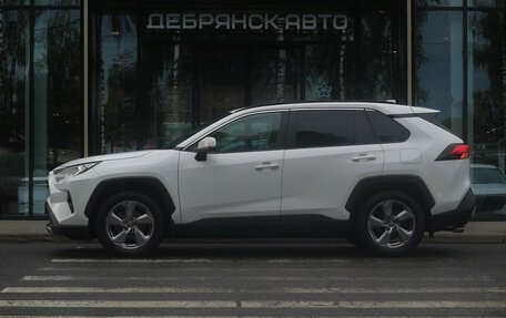 Toyota RAV4, 2021 год, 3 650 000 рублей, 2 фотография