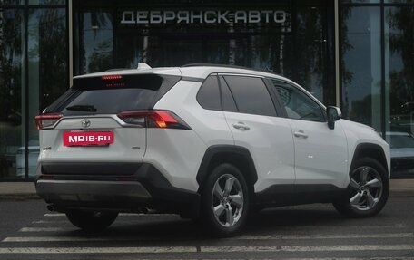 Toyota RAV4, 2021 год, 3 650 000 рублей, 3 фотография